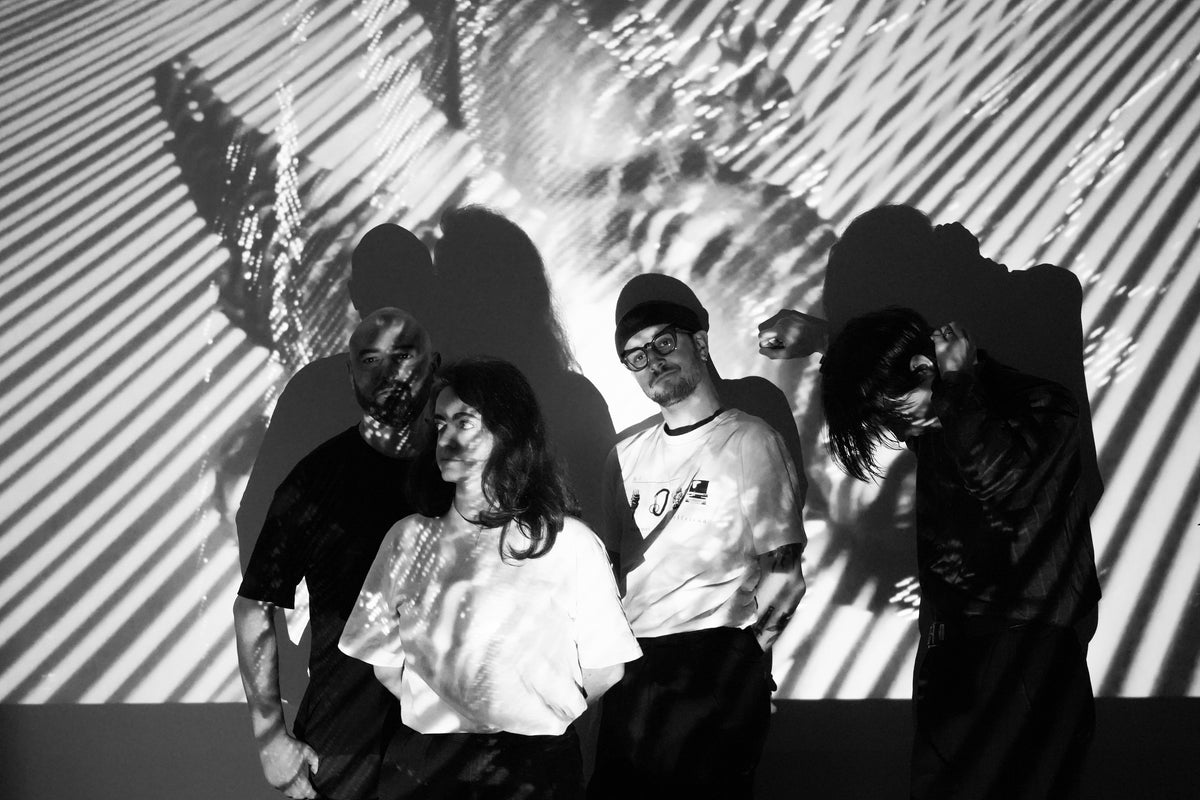 Mahogany Live at La Mécanique Ondulatoire w/ Healees & Midscale