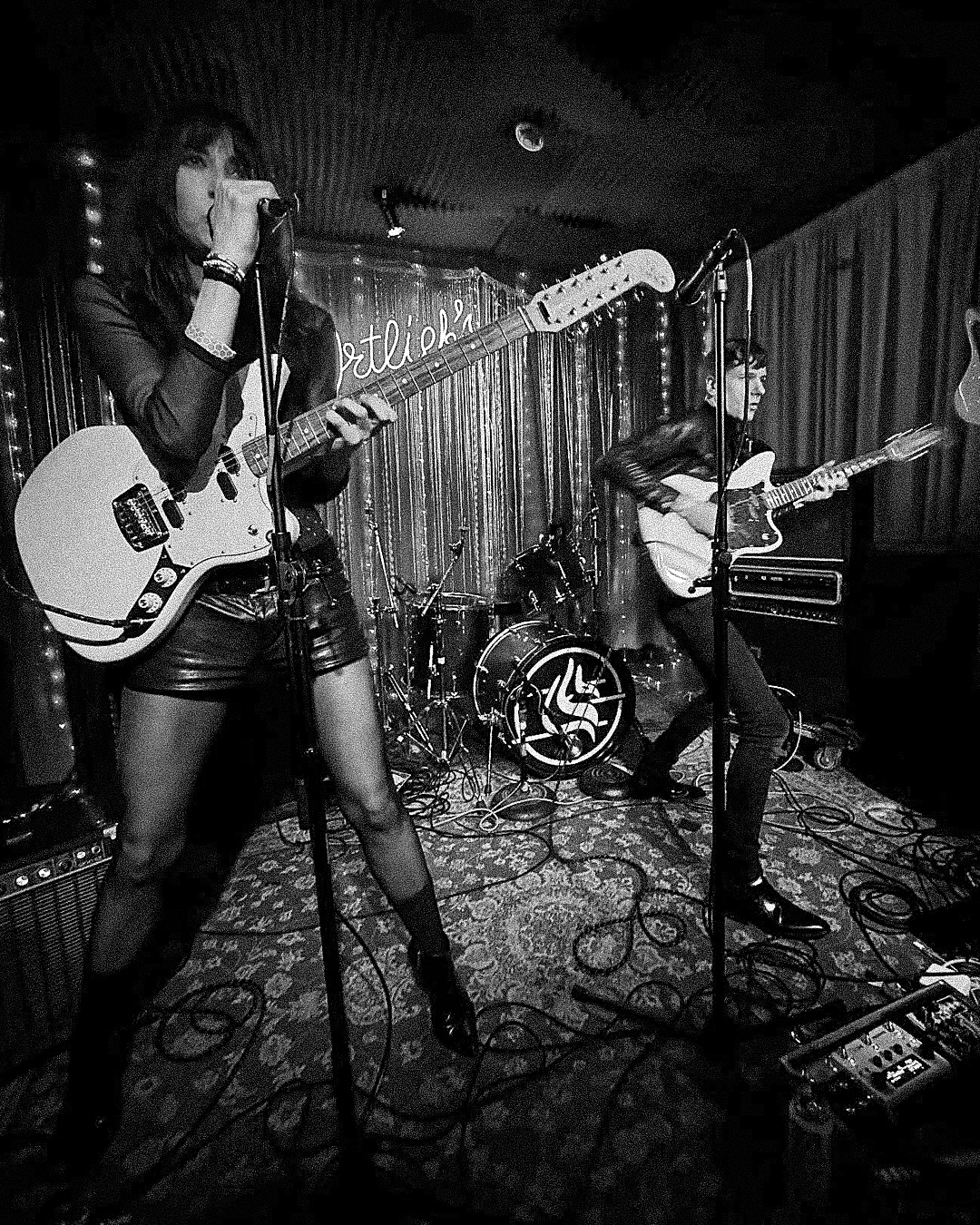 SHOEGAZE and POST-PUNK NIGHT - Mahogany (US) + Resplandor (NL) + Mayflower Madame (NO) + DJ Dragnet